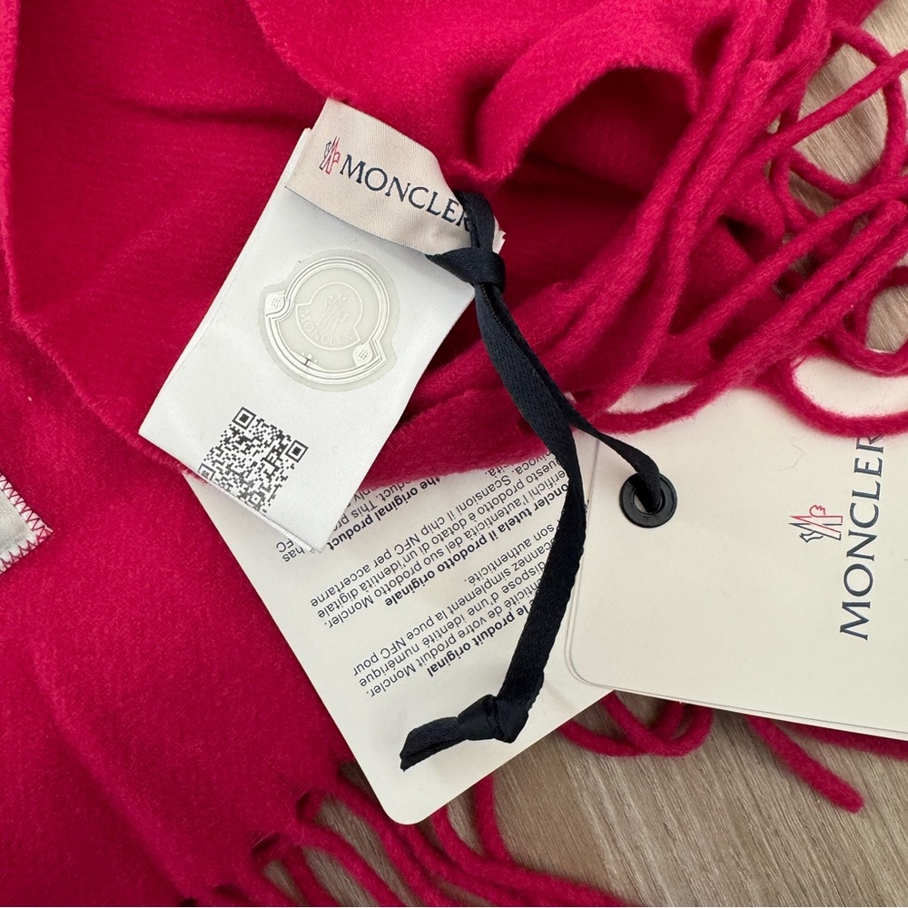 Moncler Logo Scarf 100% Wool New - Picture 6 of 9